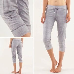 Lululemon Tea Lounge Crop Pant 8 - GUC